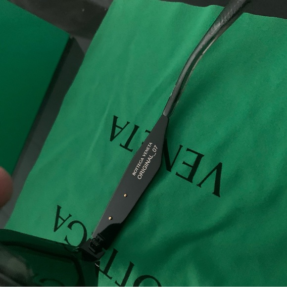 BOTTEGA VENETA Cat Eye Sunglasses BV1055S *Sold Out in Stores* Authentic! - Picture 5 of 12
